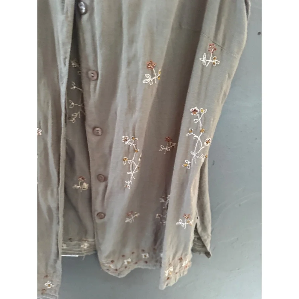 White Stag Vintage Cottage Olive Green‎ Floral Embroidered Sleeveless Button Top